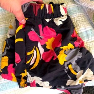 XS ladies Patagonia barely baggies